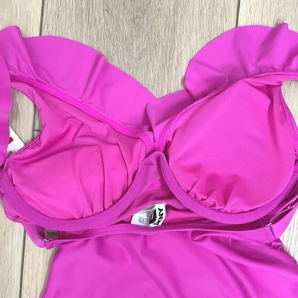 DKNY Womens Ruffled One Piece Swimsuit Adjustable Straps Medium NWT - Picture 10 of 13